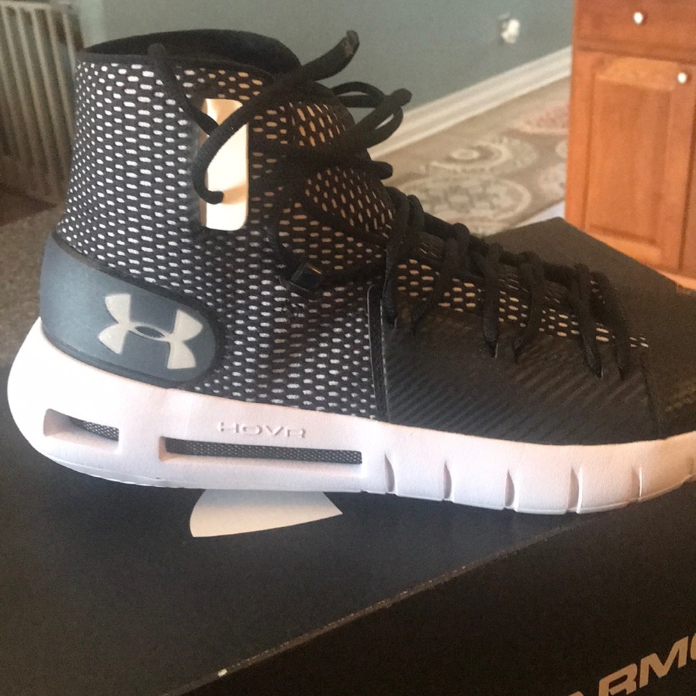 Men’s size 14 UA HOVR Havoc basketball shoes
